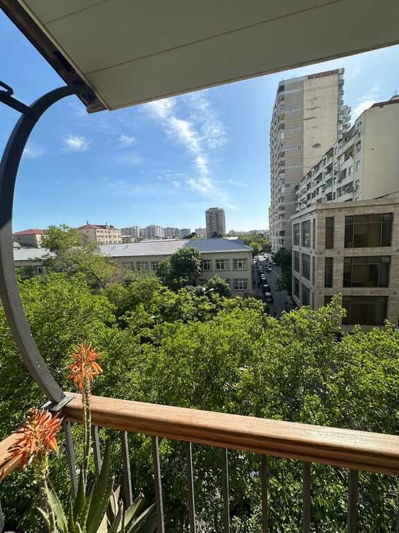 Satılır 3 otaqlı köhnə tikili, 75 m², Nəriman Nərimanov m.-12