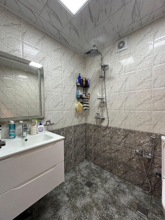 Satılır 2 otaqlı köhnə tikili, 50 m², Yasamal-13