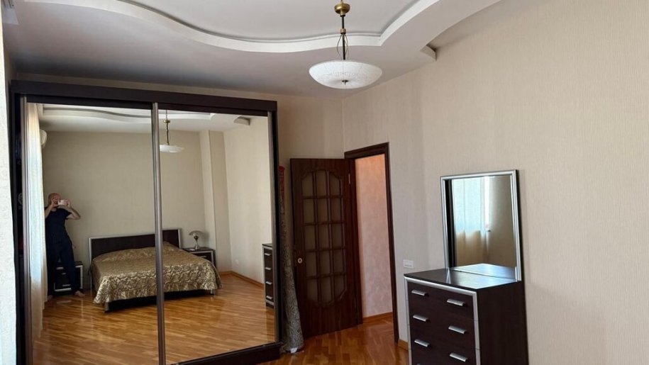 Kirayə verilir 3 otaqlı yeni tikili, 160 m², 28 May m.-18