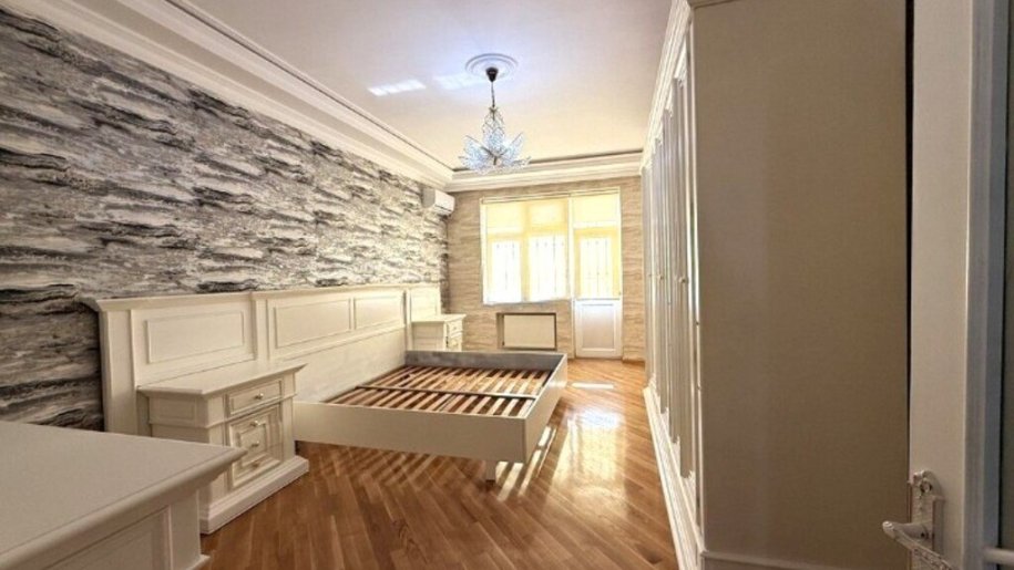 Satılır 3 otaqlı yeni tikili, 180 m², Nizami m.-8