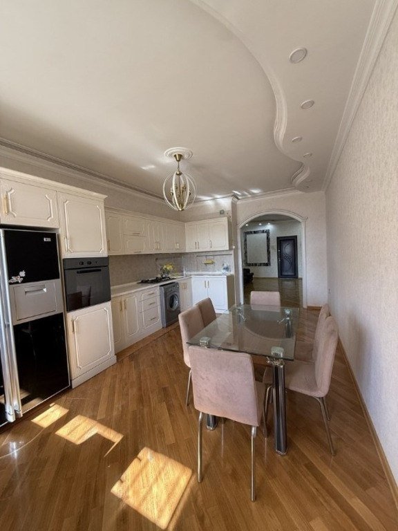 Satılır 3 otaqlı yeni tikili, 180 m², Nizami m.-10
