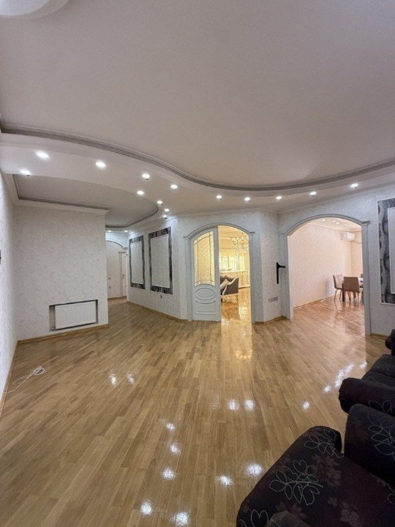 Satılır 3 otaqlı yeni tikili, 180 m², Nizami m.-14