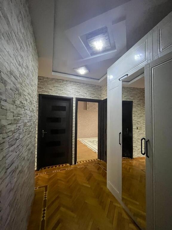 Satılır 3 otaqlı köhnə tikili, 98 m², Elmlər Akademiyası m.-2