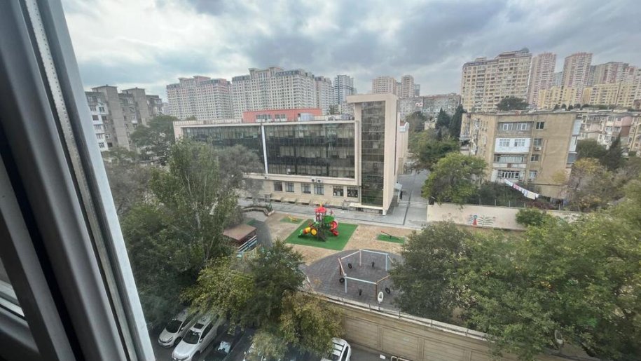 Satılır 3 otaqlı köhnə tikili, 98 m², Elmlər Akademiyası m.-10
