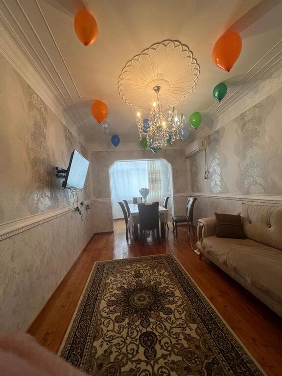 Satılır 3 otaqlı köhnə tikili, 98 m², Elmlər Akademiyası m.-14