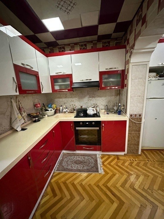 Satılır 3 otaqlı köhnə tikili, 98 m², Elmlər Akademiyası m.-20