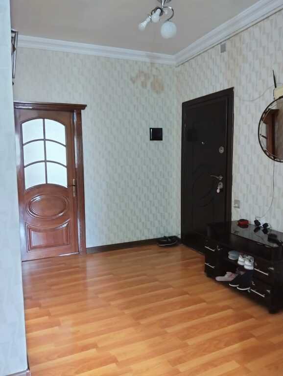 Satılır 4 otaqlı köhnə tikili, 100 m², Nizami-1