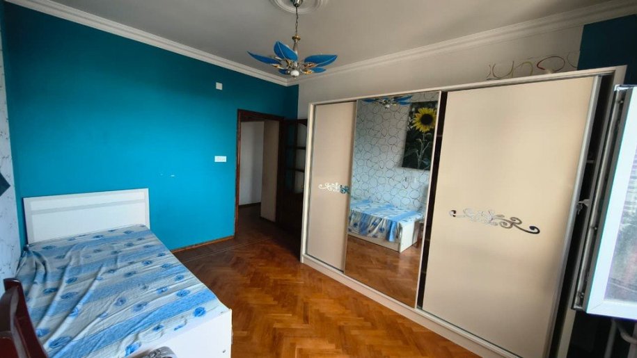 Satılır 3 otaqlı köhnə tikili, 96 m², Xalqlar dostluğu m.-4