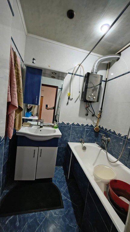 Satılır 3 otaqlı köhnə tikili, 96 m², Xalqlar dostluğu m.-8