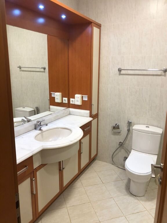 Kirayə verilir 4 otaqlı yeni tikili, 220 m², 28 May m.-13