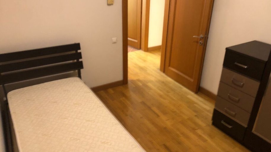 Kirayə verilir 4 otaqlı yeni tikili, 220 m², 28 May m.-18