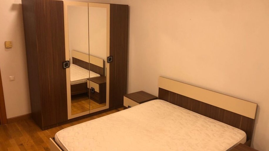 Kirayə verilir 4 otaqlı yeni tikili, 220 m², 28 May m.-20