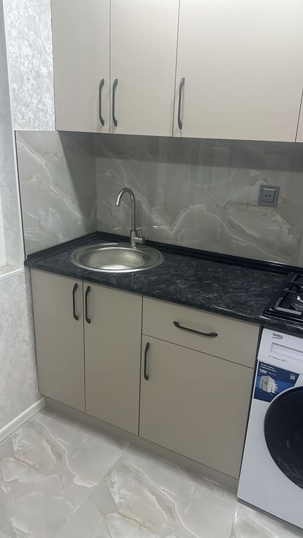 Kirayə verilir 3 otaqlı köhnə tikili, 65 m², Neftçilər m.-13