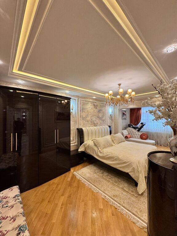 Satılır 4 otaqlı köhnə tikili, 140 m², Gənclik m.-8