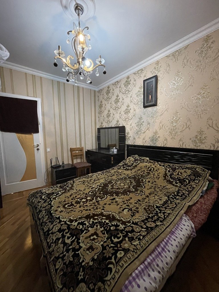 Satılır 2 otaqlı köhnə tikili, 65 m², Xalqlar dostluğu m.-2