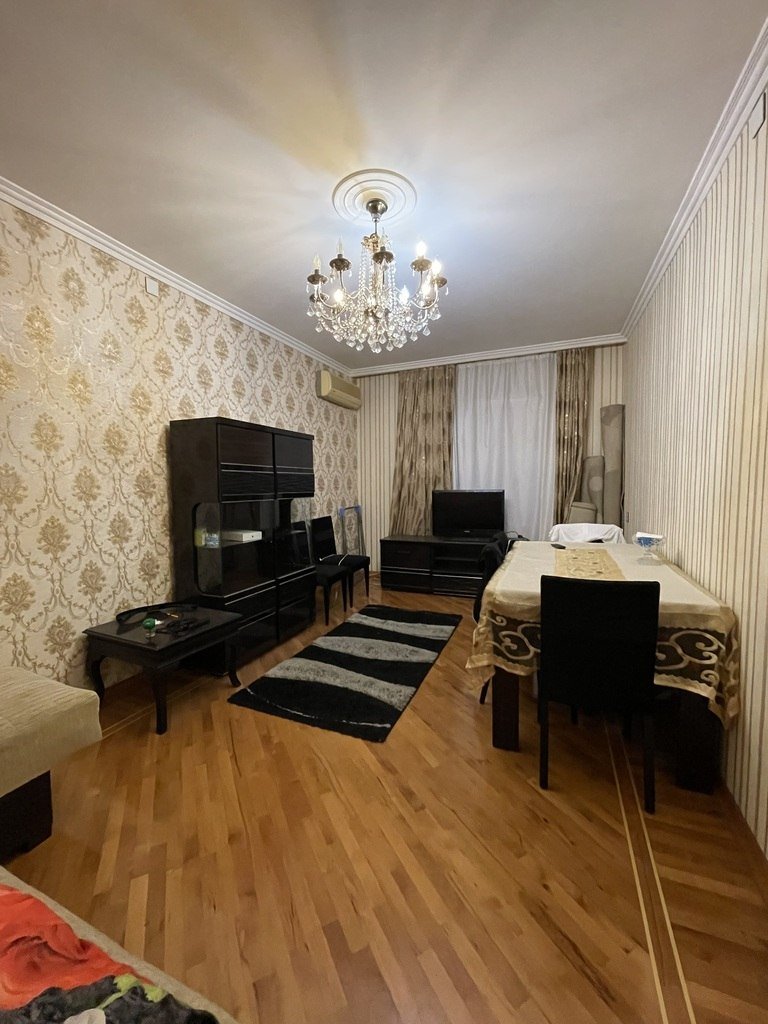 Satılır 2 otaqlı köhnə tikili, 65 m², Xalqlar dostluğu m.-3