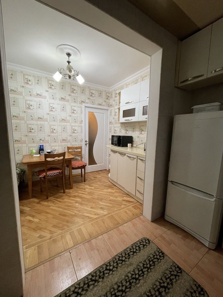 Satılır 2 otaqlı köhnə tikili, 65 m², Xalqlar dostluğu m.-5