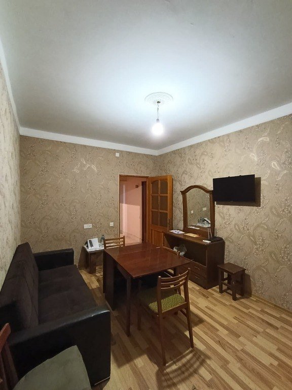 Satılır 2 otaqlı köhnə tikili, 45 m², Xalqlar dostluğu m.-1