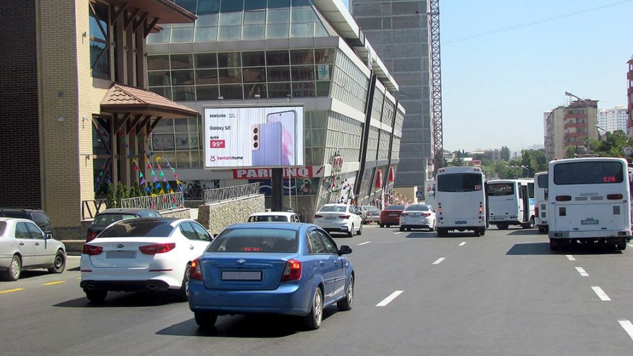 Satılır 3 otaqlı köhnə tikili, 80 m², Azadlıq Prospekti m.-2