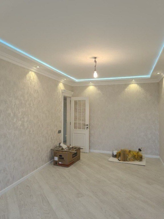 Satılır 3 otaqlı köhnə tikili, 80 m², Azadlıq Prospekti m.-6