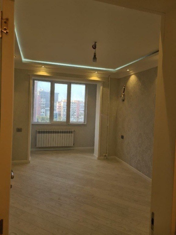 Satılır 3 otaqlı köhnə tikili, 80 m², Azadlıq Prospekti m.-10