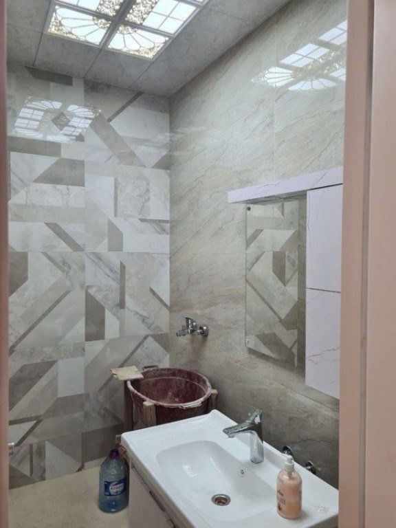 Satılır 3 otaqlı köhnə tikili, 80 m², Azadlıq Prospekti m.-12