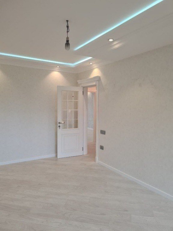 Satılır 3 otaqlı köhnə tikili, 80 m², Azadlıq Prospekti m.-14