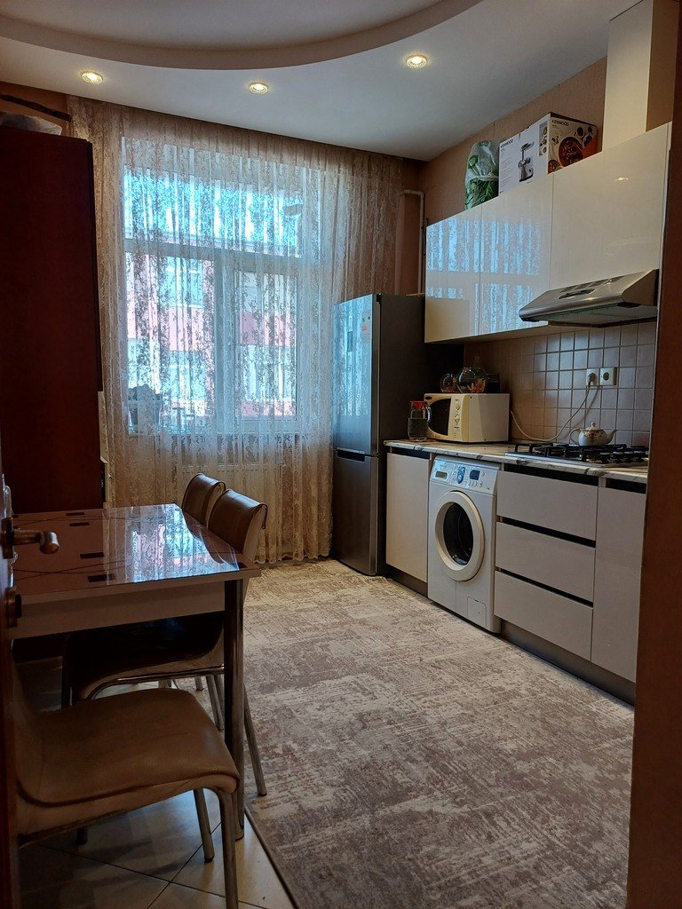 Satılır 3 otaqlı yeni tikili, 90 m², İnşaatçılar m.-7
