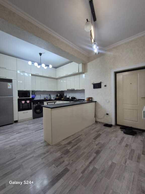 Satılır 3 otaqlı yeni tikili, 105 m², İnşaatçılar m.-11