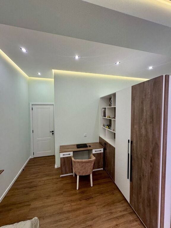 Kirayə verilir 3 otaqlı yeni tikili, 90 m², 28 May m.-6