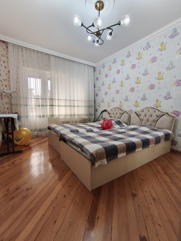 Satılır 3 otaqlı köhnə tikili, 90 m², Əhmədli m.-21