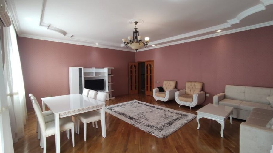 Kirayə verilir 3 otaqlı yeni tikili, 138 m², Nizami m.-1