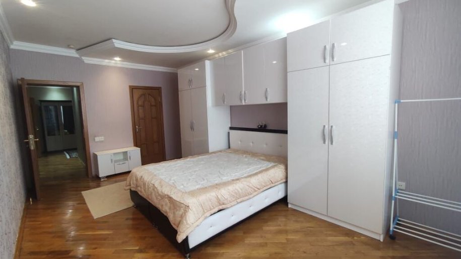 Kirayə verilir 3 otaqlı yeni tikili, 138 m², Nizami m.-5