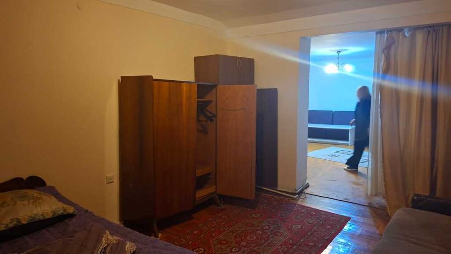Kirayə verilir 2 otaqlı köhnə tikili, 80 m², İnşaatçılar m.-10