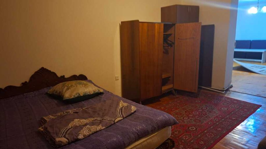 Kirayə verilir 2 otaqlı köhnə tikili, 80 m², İnşaatçılar m.-11