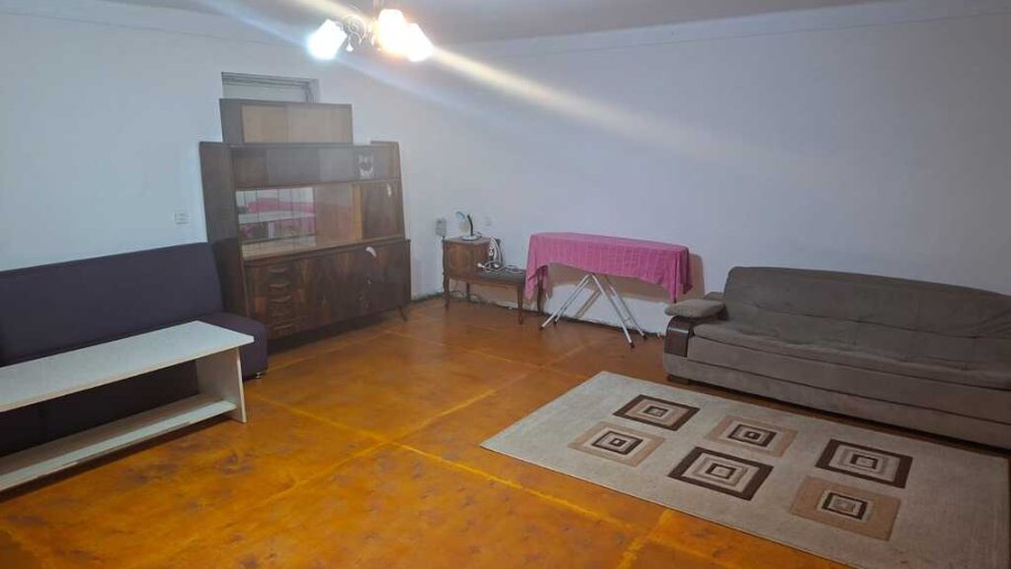 Kirayə verilir 2 otaqlı köhnə tikili, 80 m², İnşaatçılar m.-12