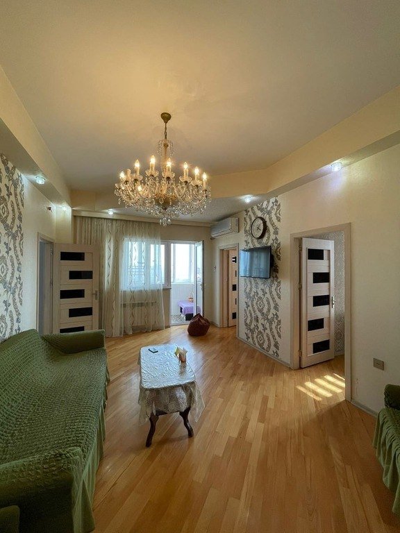 Satılır 3 otaqlı yeni tikili, 178 m², 8-ci mikrorayon-1