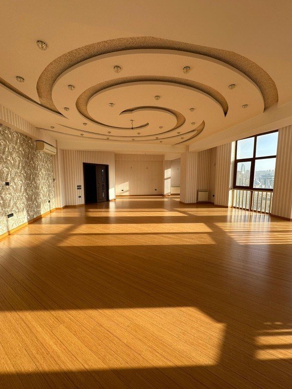 Satılır 4 otaqlı yeni tikili, 316 m², 28 May m.-4