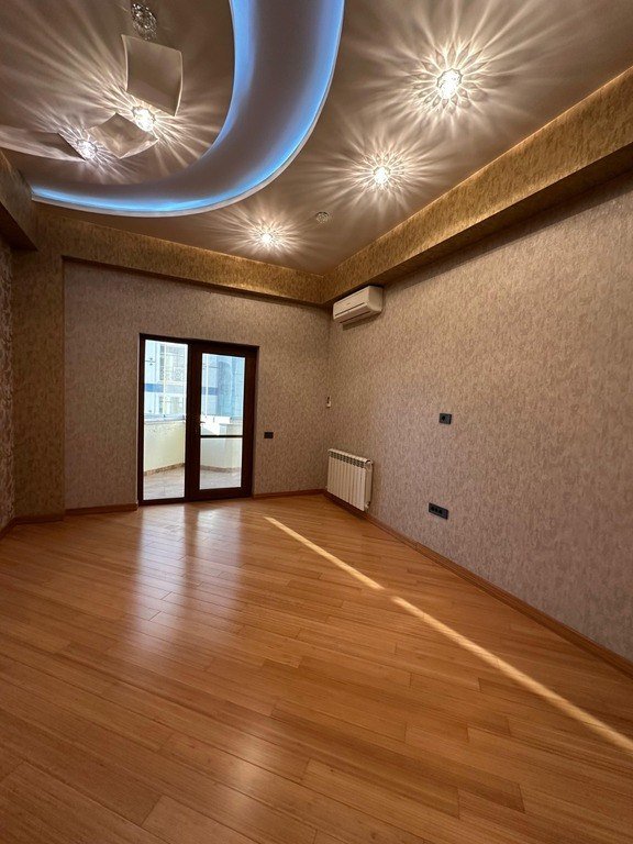 Satılır 4 otaqlı yeni tikili, 316 m², 28 May m.-7