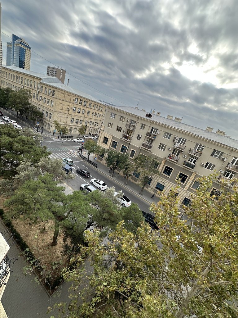 Satılır 2 otaqlı köhnə tikili, 60 m², 28 May m.-10