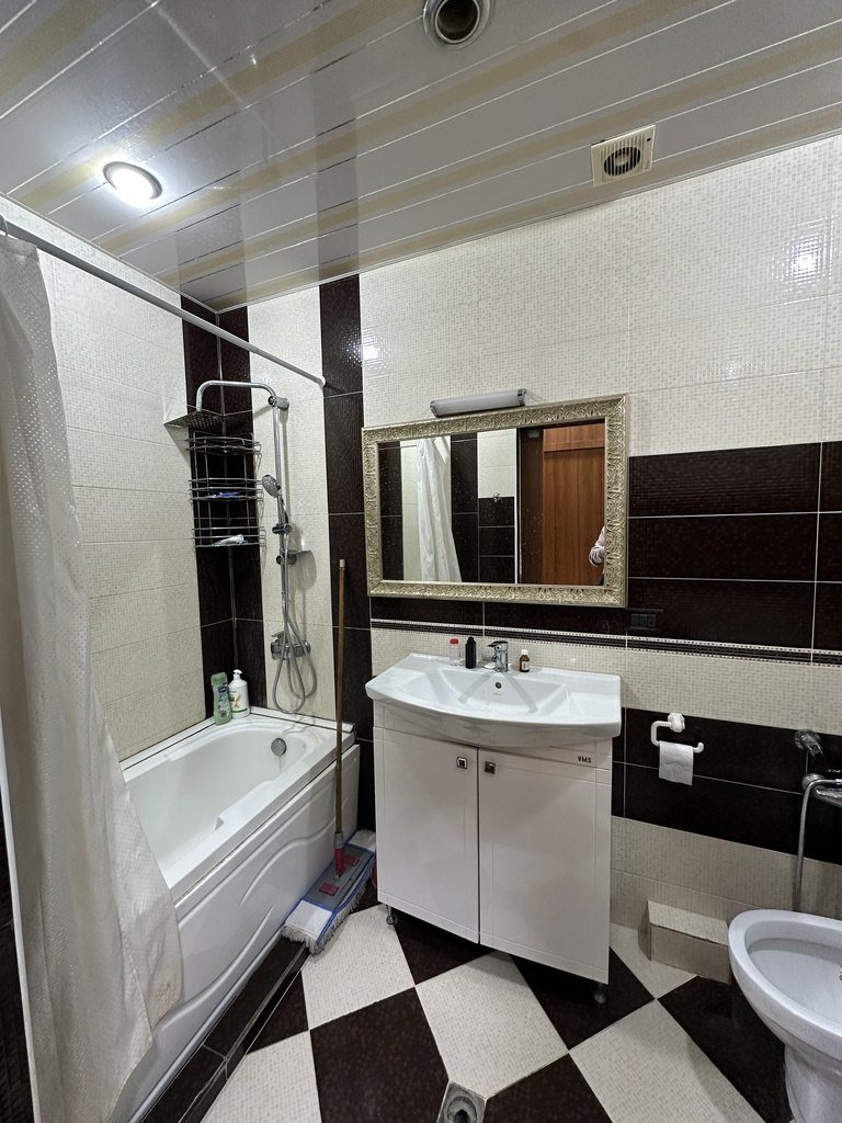 Satılır 2 otaqlı köhnə tikili, 60 m², 28 May m.-24