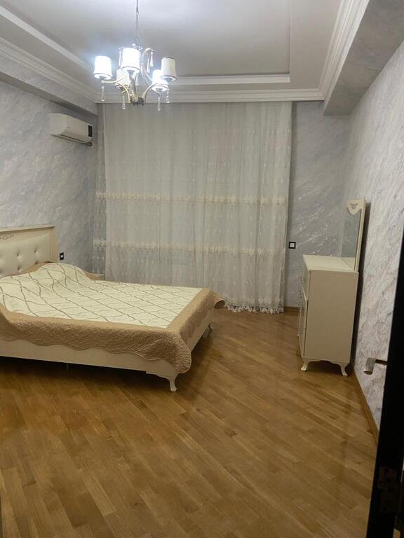 Kirayə verilir 2 otaqlı yeni tikili, 130 m², Xətai m.-7