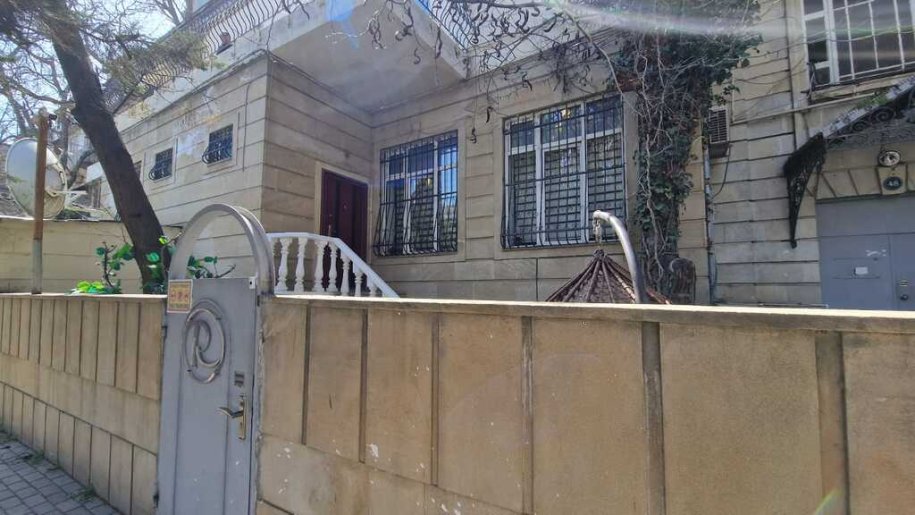 Satılır 4 otaqlı köhnə tikili, 130 m², Nizami m.-2