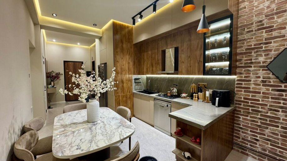 Kirayə verilir 3 otaqlı yeni tikili, 100 m², 28 May m.-1