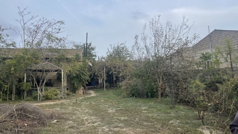 9 sot torpaq satılır, Xəzər-1