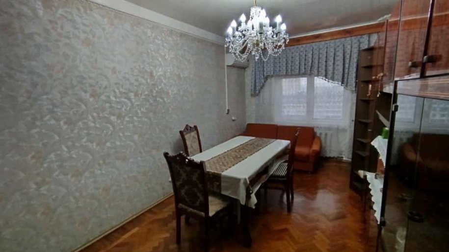 Satılır 4 otaqlı köhnə tikili, 100 m², Neftçilər m.-26