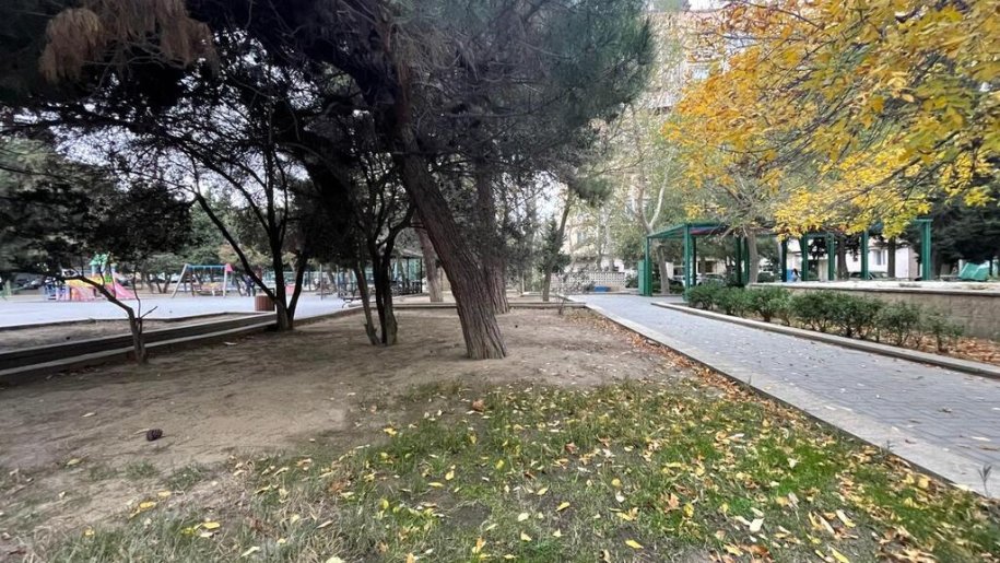 Satılır 2 otaqlı köhnə tikili, 42 m², Elmlər Akademiyası m.-22