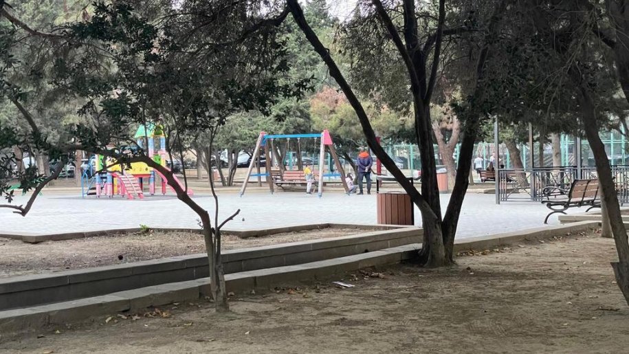 Satılır 2 otaqlı köhnə tikili, 42 m², Elmlər Akademiyası m.-24