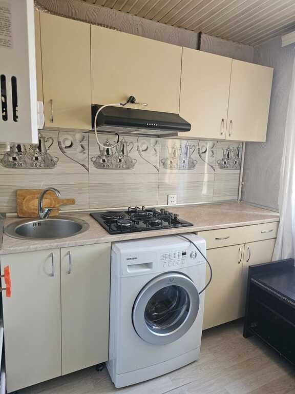 Satılır 1 otaqlı köhnə tikili, 35 m², Neftçilər m.-1