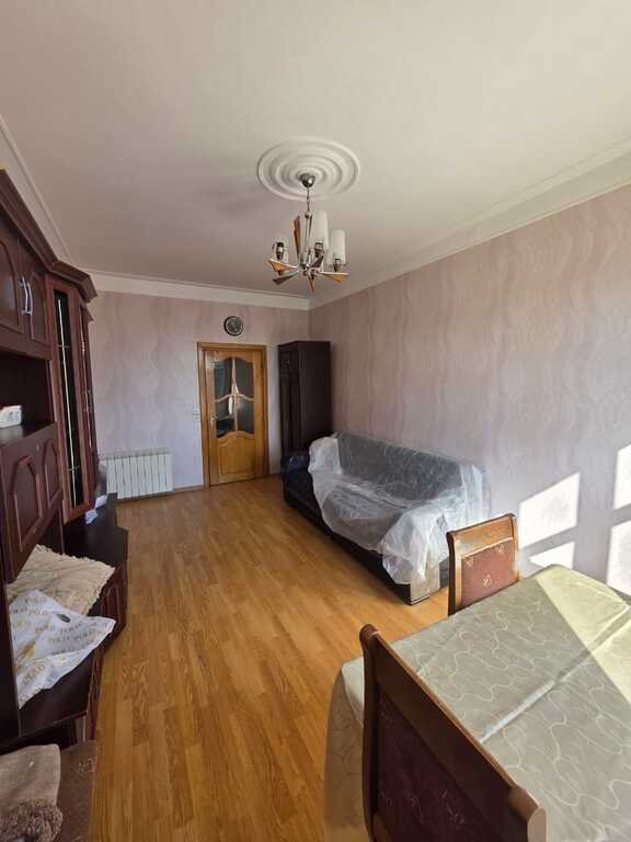 Satılır 2 otaqlı köhnə tikili, 60 m², Azadlıq Prospekti m.-2